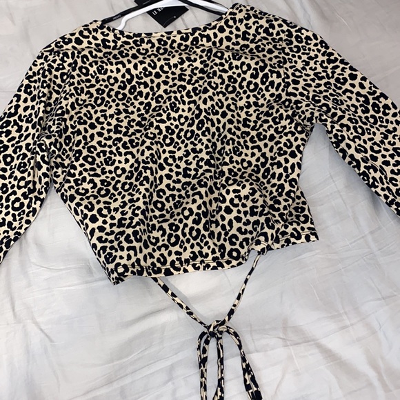 Forever 21 Leopard Wraparound Crop Top - Picture 4 of 7